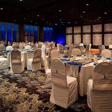 Delta Hotels By Marriott Edmonton South Conference Centre Esterno foto