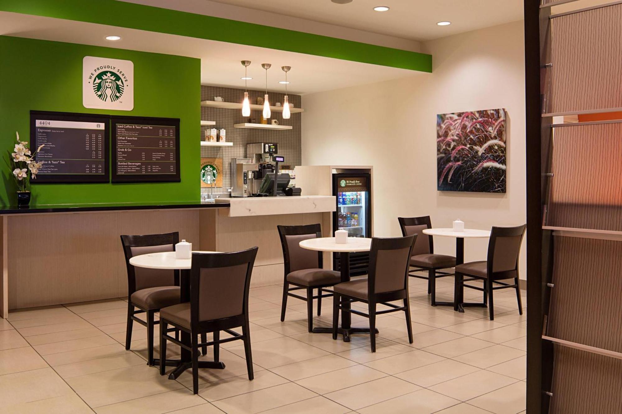 Delta Hotels By Marriott Edmonton South Conference Centre Esterno foto