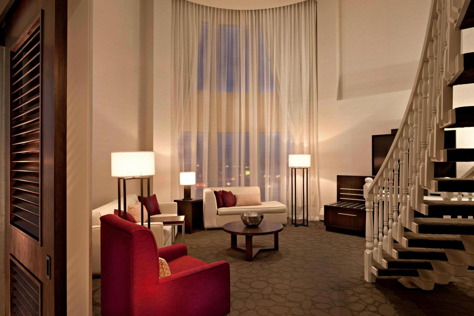 Delta Hotels By Marriott Edmonton South Conference Centre Esterno foto
