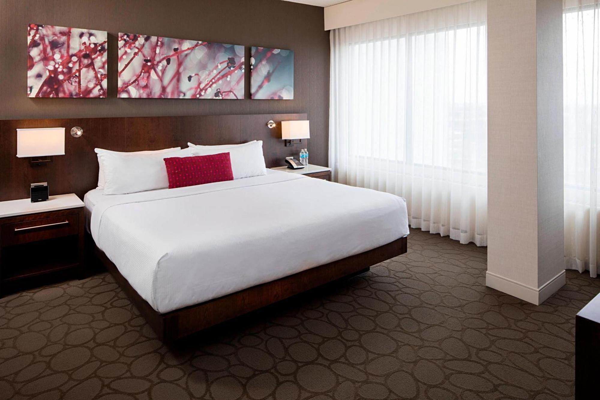 Delta Hotels By Marriott Edmonton South Conference Centre Esterno foto