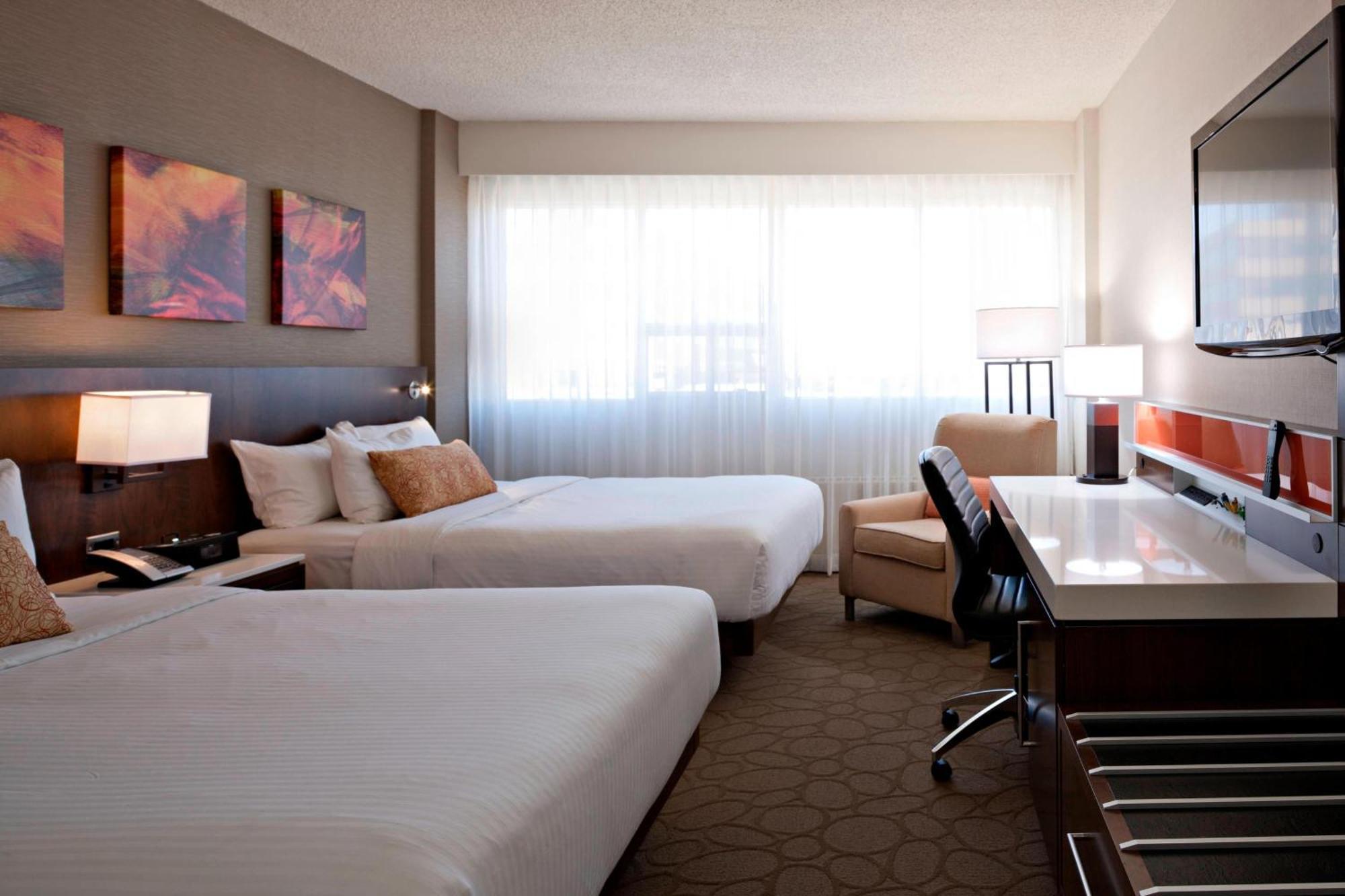 Delta Hotels By Marriott Edmonton South Conference Centre Esterno foto