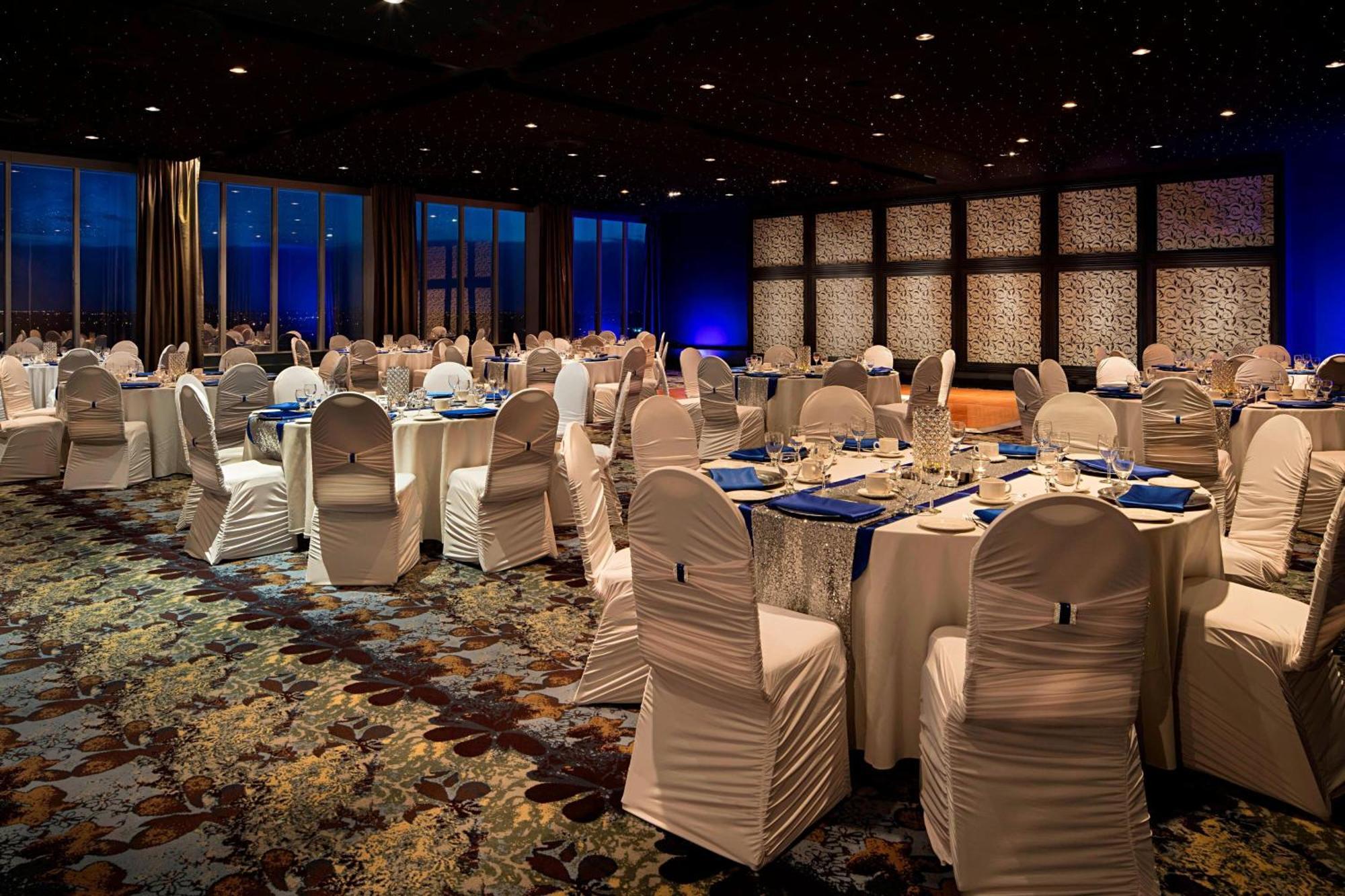Delta Hotels By Marriott Edmonton South Conference Centre Esterno foto