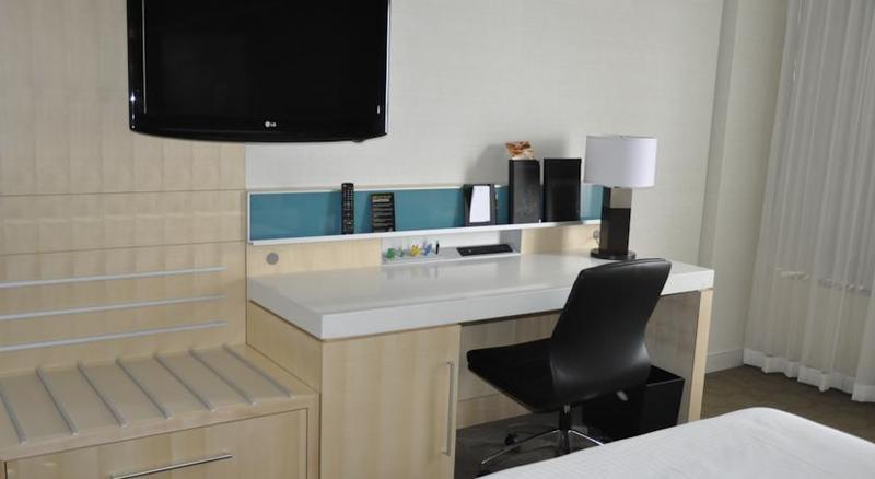 Delta Hotels By Marriott Edmonton South Conference Centre Esterno foto