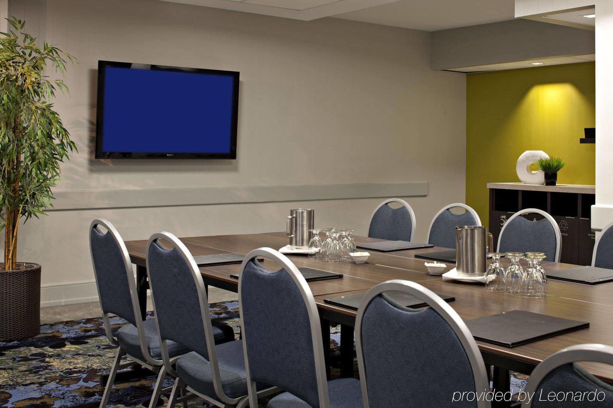Delta Hotels By Marriott Edmonton South Conference Centre Esterno foto